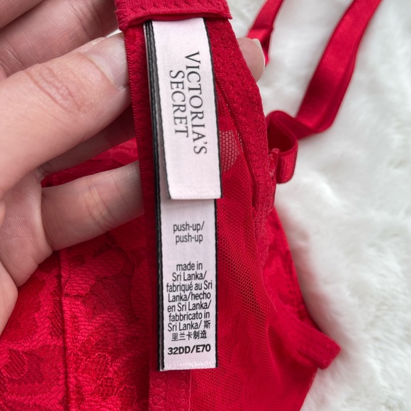 Victoria’s Secret Bra ❤️ The “Sexy Tee Lacie Push-Up Bra” in Color “Lipstick” - Picture 7 of 16